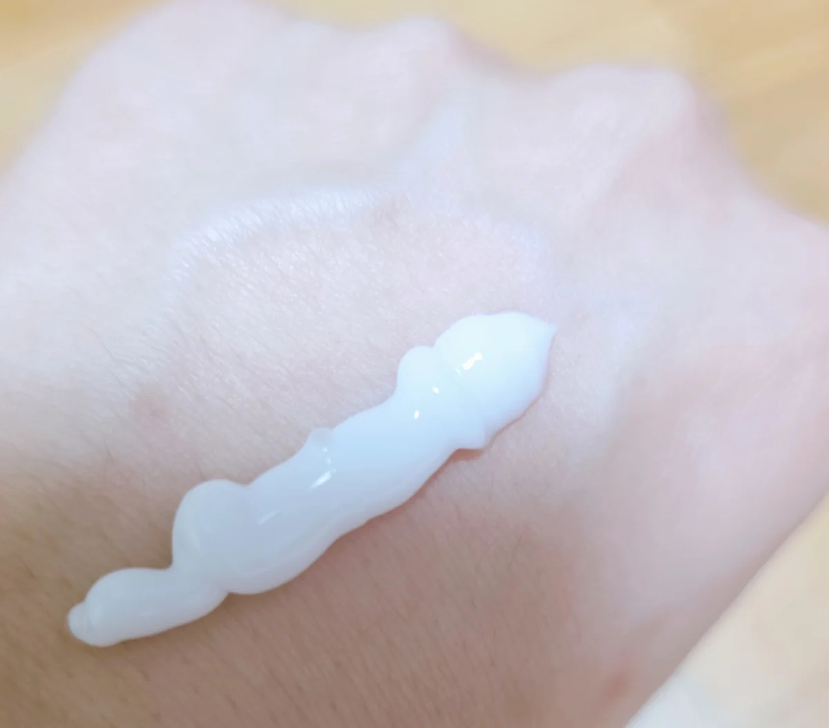 nextbeau-niacinamide-brightening-eye-cream-04