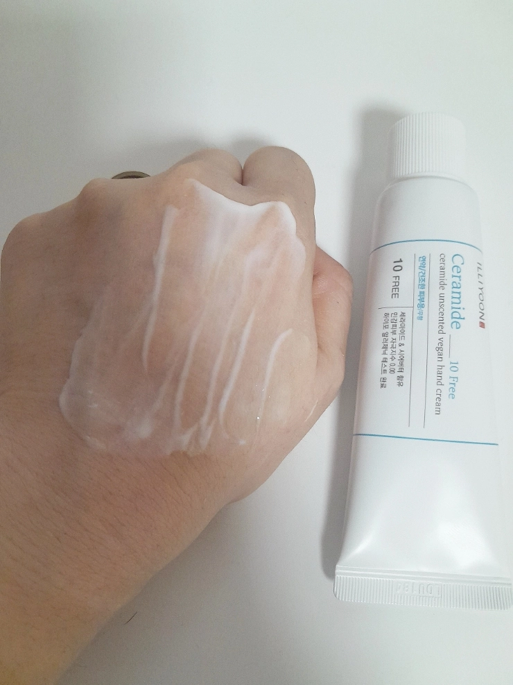 illiyoon-ceramide-unscented-vegan-hand-cream-review-08