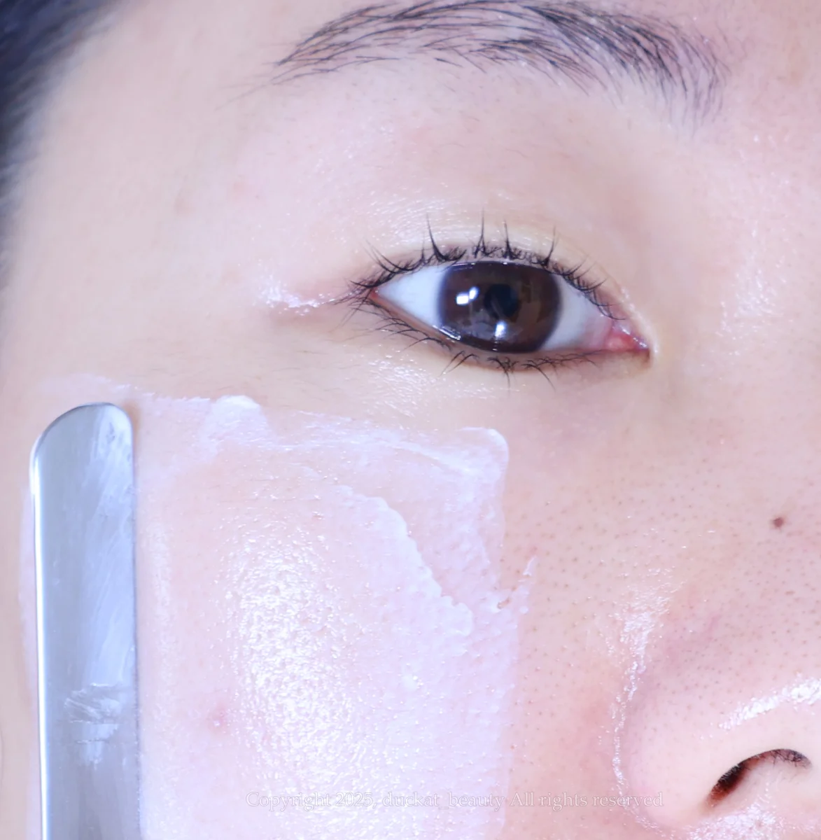 la-roche-posay-uvidea-tone-up-sunscreen-review-rosy-glow-clear-14